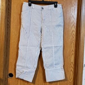 Blue Earth linen blend capri pants